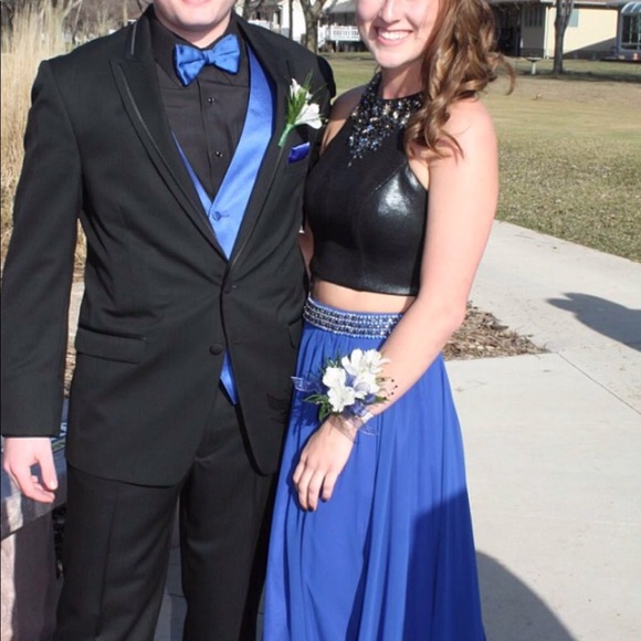 Blue and Black two piece, earrings, size 4-6, 5’6” - Picture 4 of 8